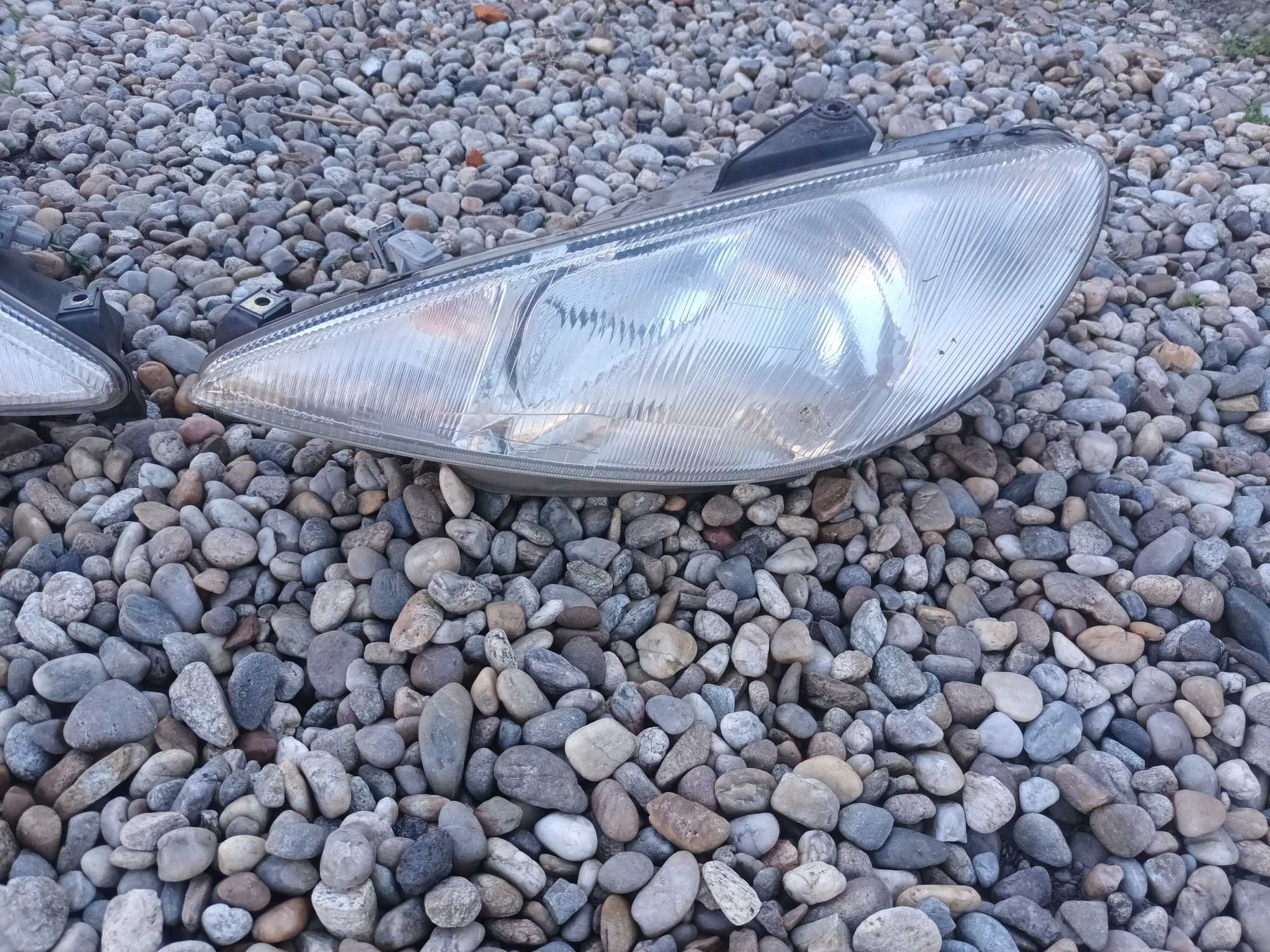 Ляв и десен фар за пежо 206 PEUGEOT 206 гр. Белене • OLX.bg
