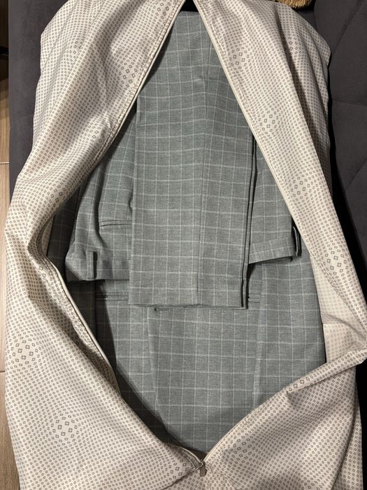 Costum barbati McNeal