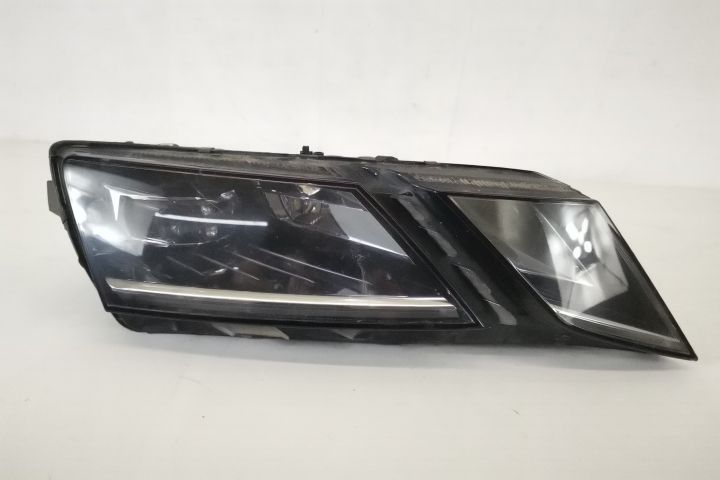 Фар Десен Оригинален Лед Повреден Шкода Октавия 3 [фейслифт] Оригинале