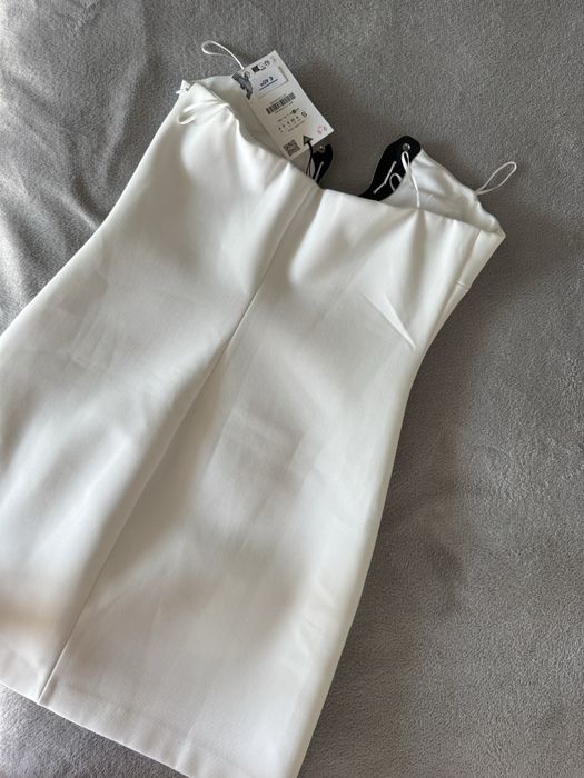 Нова бяла рокля Зара