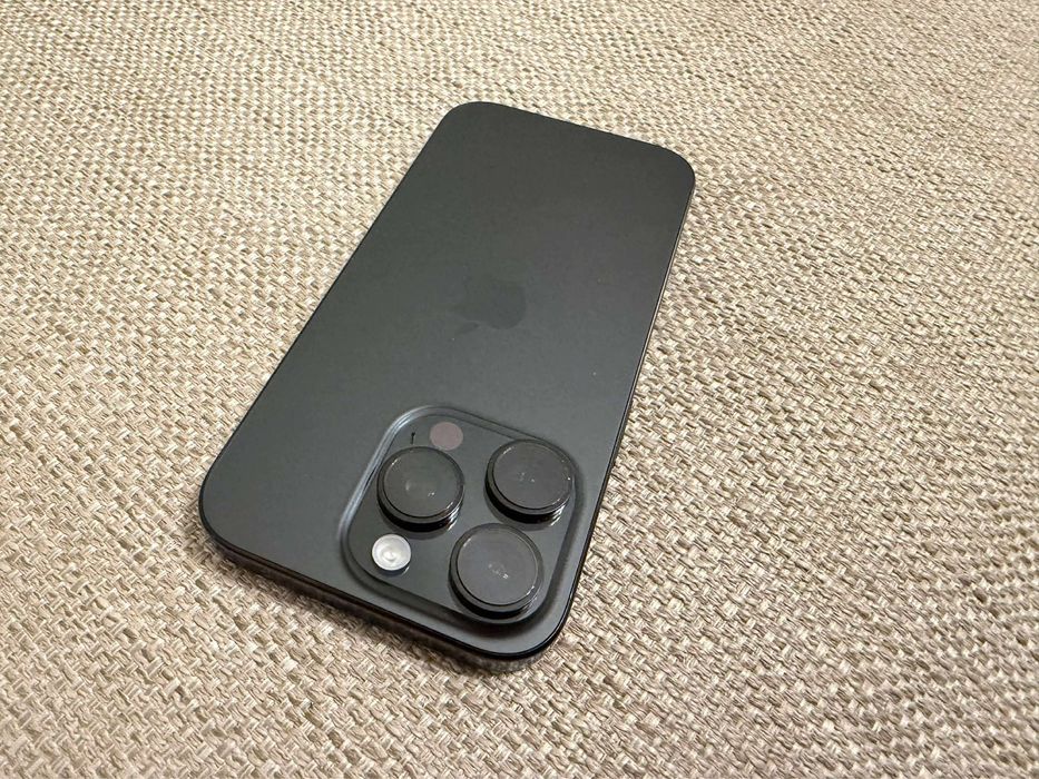 iPhone 16 Pro, Black Titanium, 1TB