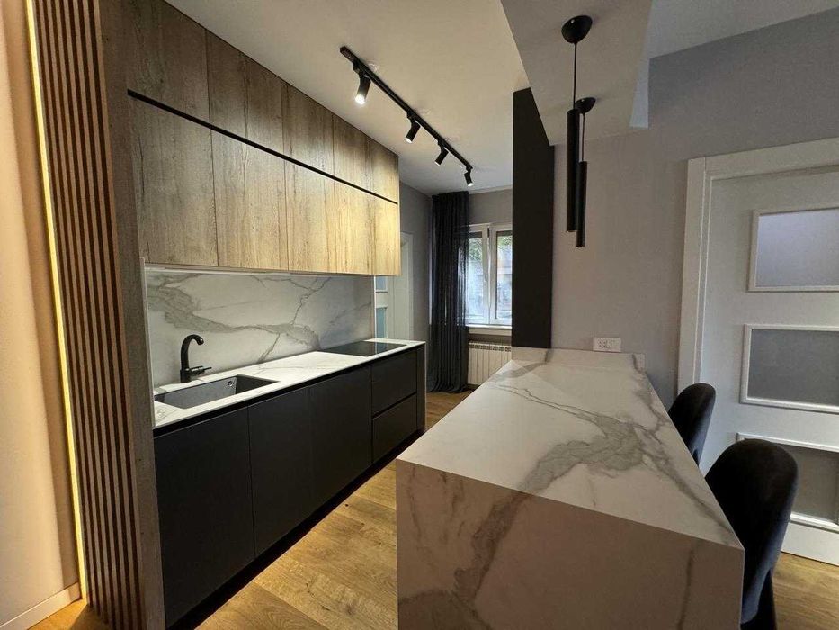 Дава се под наем Двустаен апартамент в Бургас, Славейков - 65 кв.м за 229.5 € - Снимка #3