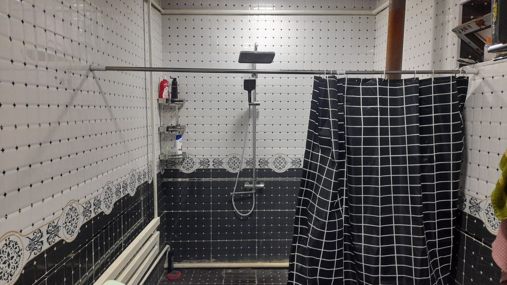 Uy sotiladi 6 sotix 11 xona