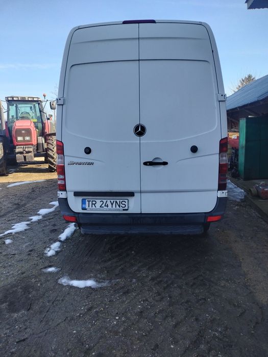 Vând Mercedes  - Benz Sprinter 209