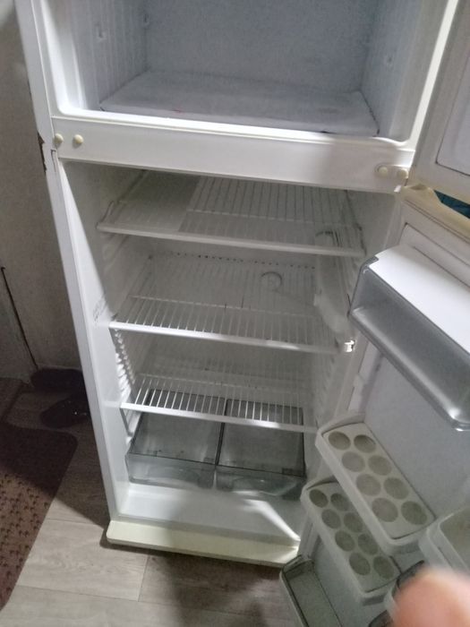 Холодильник Двухкамерный Атлант б/у