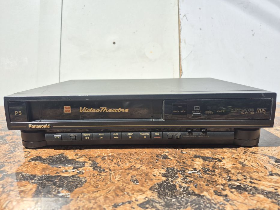 VÂND Video recorder Marca Panasonic model NV -P5AM made in japan 
Matsushita Electric Co. LTD