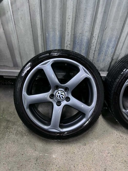 Продавам гуми с джанти 18