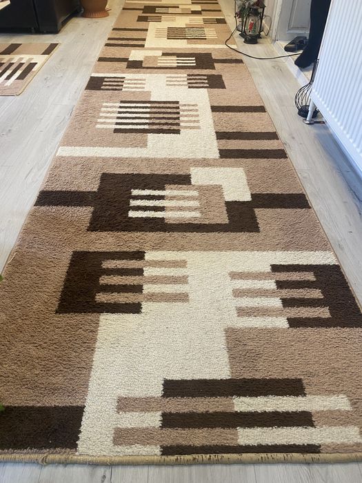 Vând covoare groase