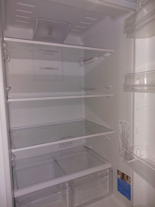 Продам холодильник indesit