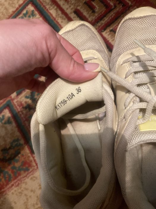 Кроссовки детские на девочку