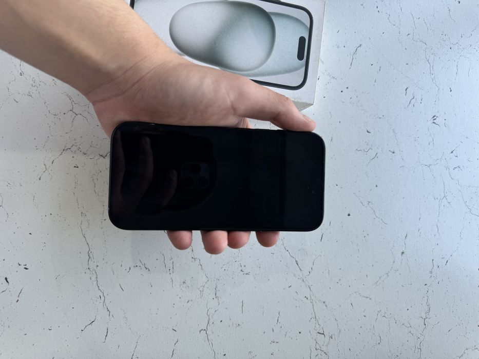 Продам IPhone 15 128 gb