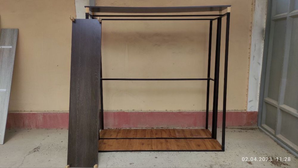 Стеллажи для одежды и обуви в отличном состоянии