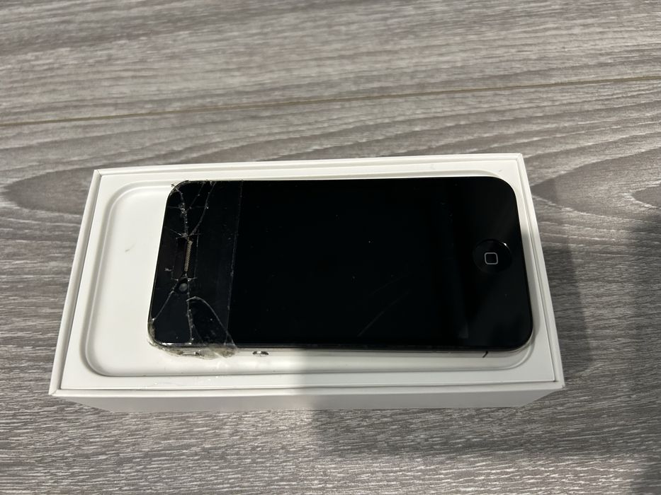 Iphone 4. Требует ремонта
