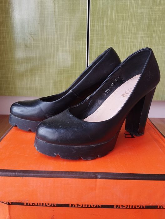Продам обувь женскую