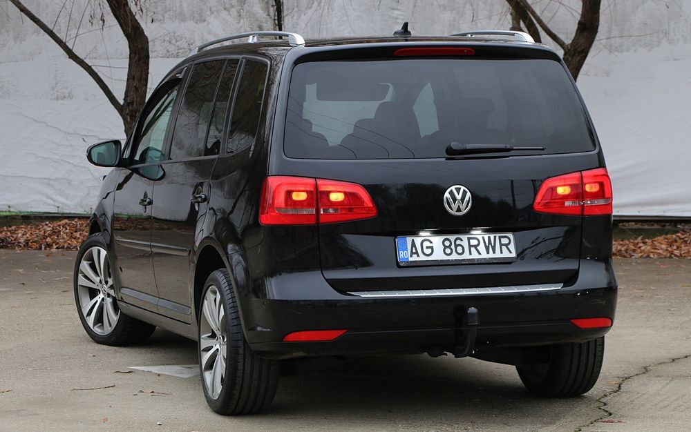 VW Touran~2.0 TDI 140CP~Sportline~BiXenon~ Navigație~Camera~Webasto