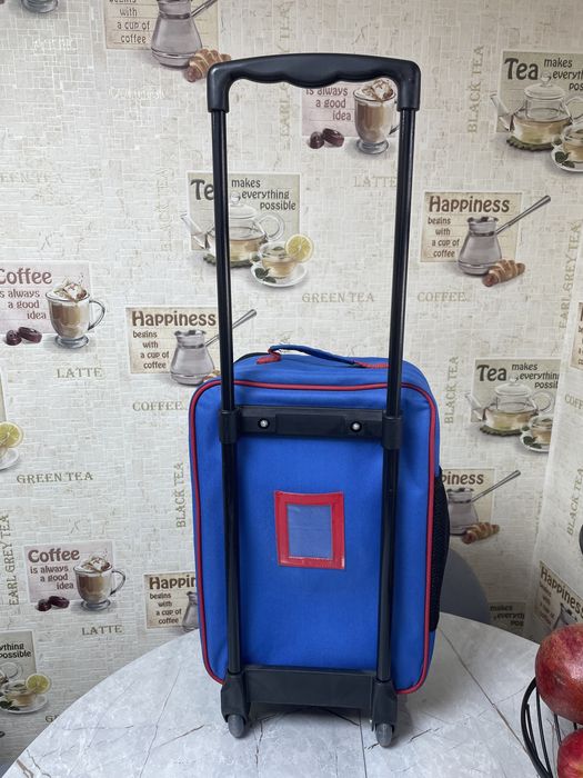 Детский чемодан.