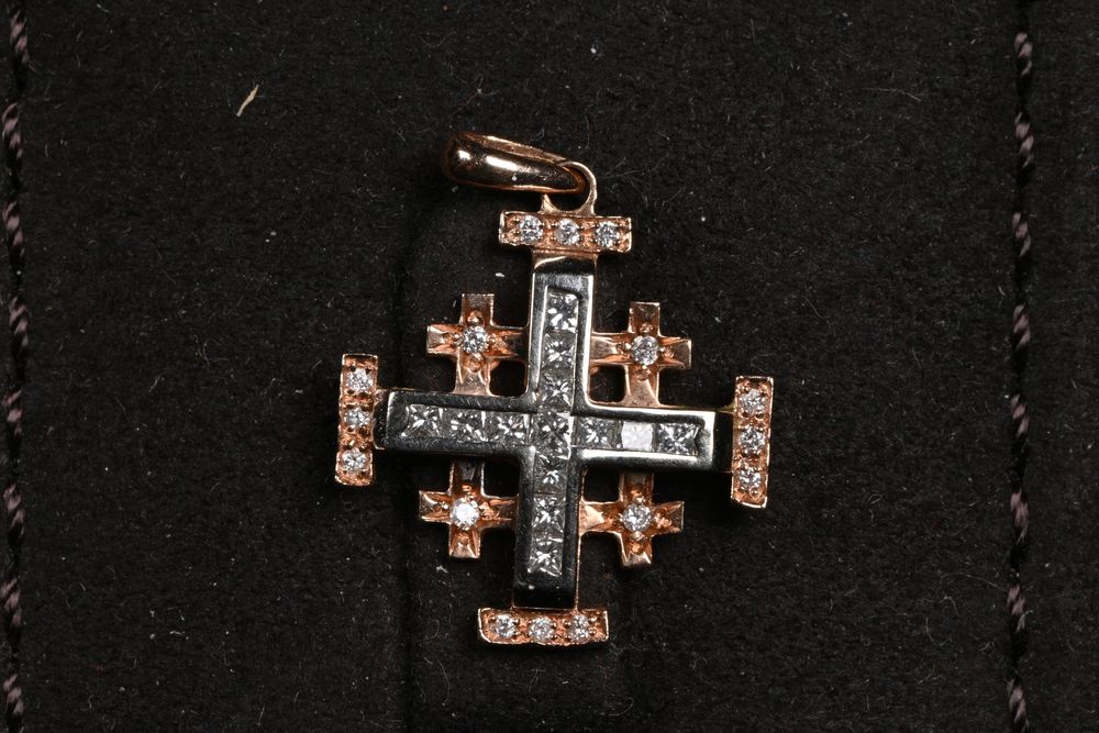 Златен Кръст 14к ( 585) с диаманти 29 броя от Йерусалим, 3.27 грама