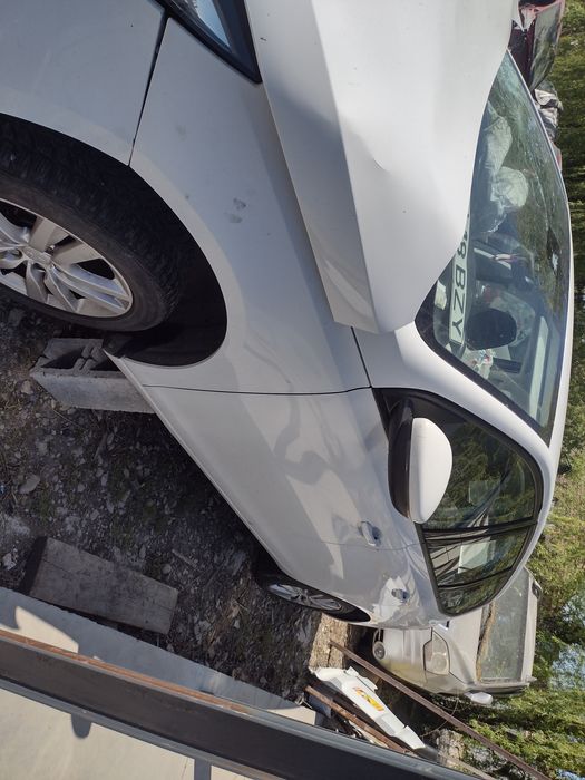 Vând ușa dreapta/ stânga  /haion portbagaj  Peugeot 308
