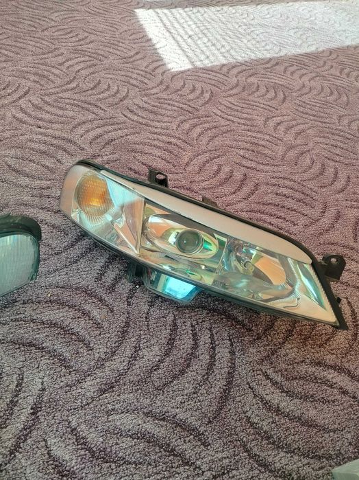 Фарове за opel vectra b 2.2 125 КС. Ксенон