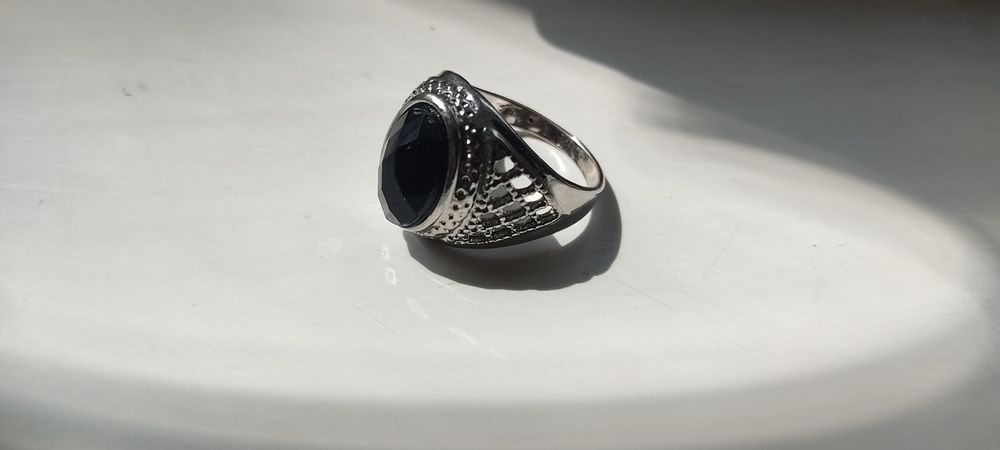 Продам серебряный перстень 20 размер