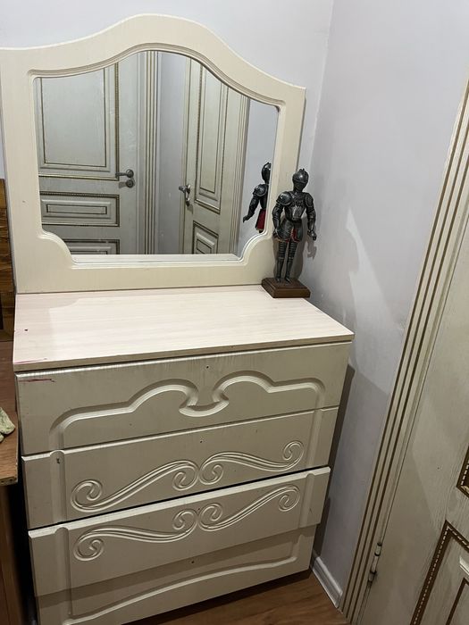 Продам  шкаф стол  бу