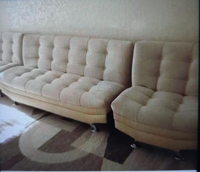 Продаётся диван. Комплект 3.1.1.