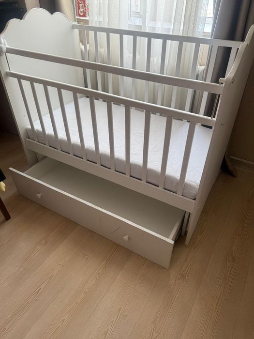 Продам манеж ,детская кровать