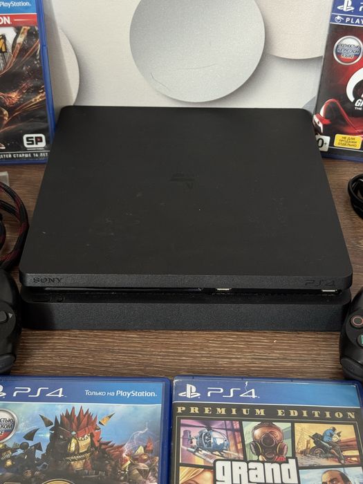 PlayStation 4 Slim