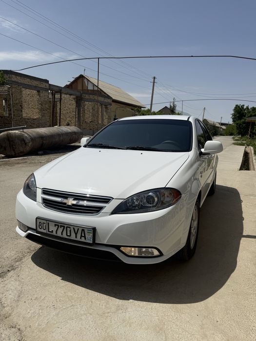 Gentra avtomat bez lyuk