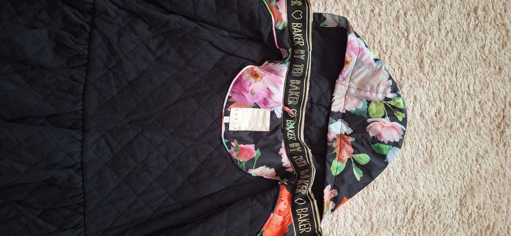 Vand geaca primavara-toamna Ted Baker 9 ani