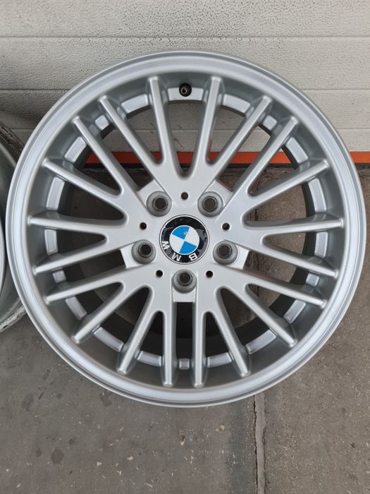 Оригинални джанти за BMW R17 5x120 ET39 7J