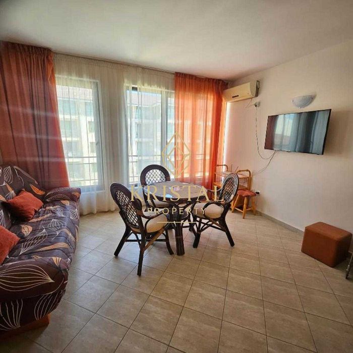 Продава се Двустаен апартамент в к.к. Слънчев бряг - 67 кв.м за 1180 €/кв.м - Снимка #2