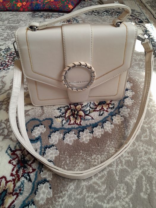 Сумка бежевый и красивый