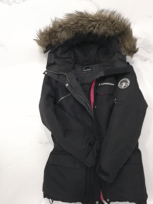 Дамска парка Peak Performance