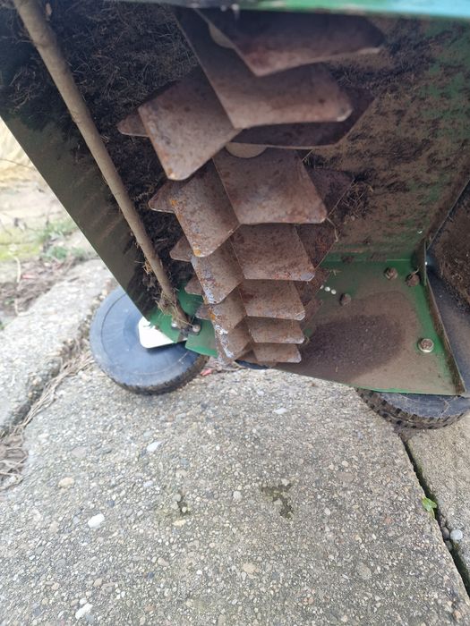 Scarificator gazon  impecabil