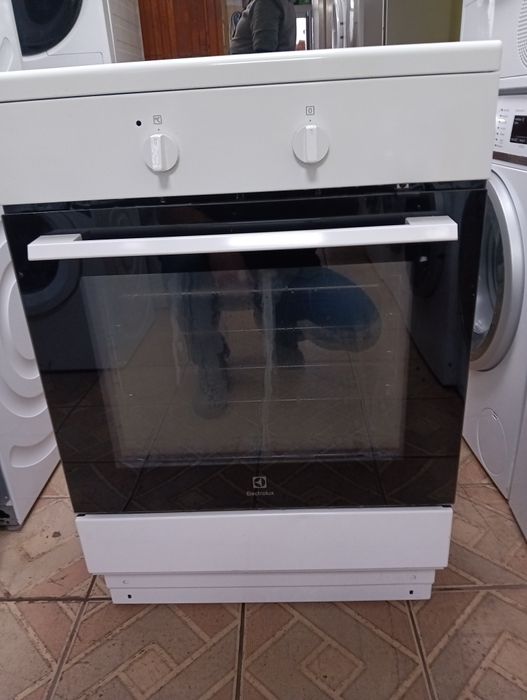 Печка с индукционни котлони Elektrolux с 2 години гаранция!