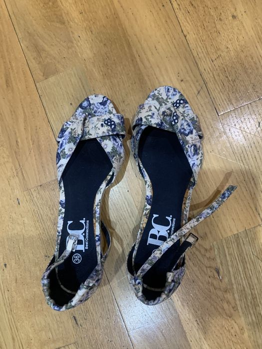 Босоножки из текстиля