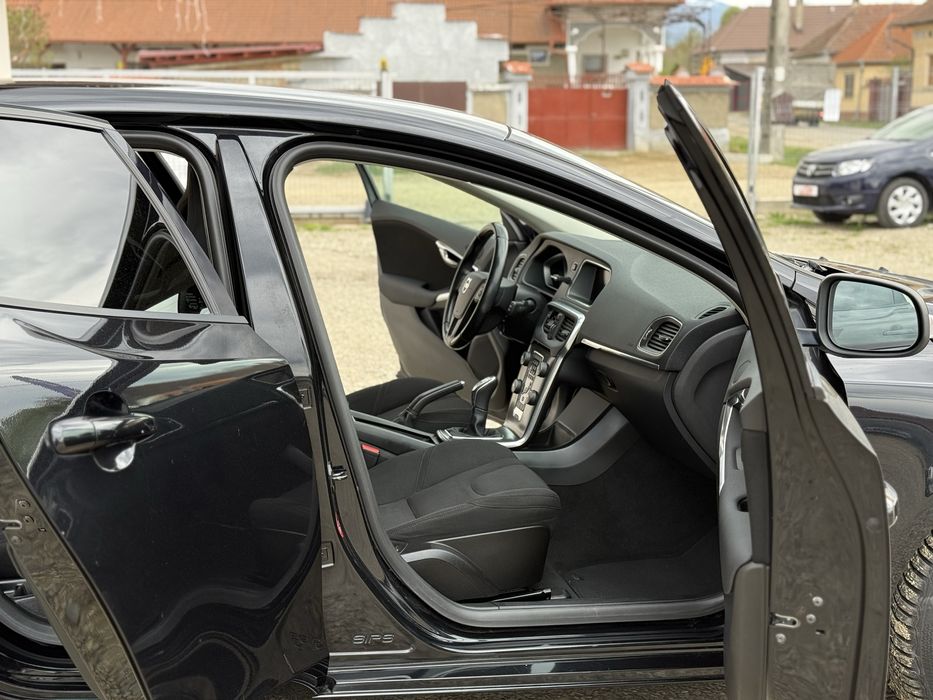 Volvo V40 1.6 115 CP Euro 5 11/2013 SE POATE IN RATE