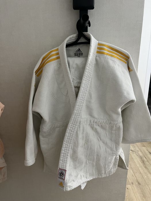 Продаю кимоно адидас для дзюдо