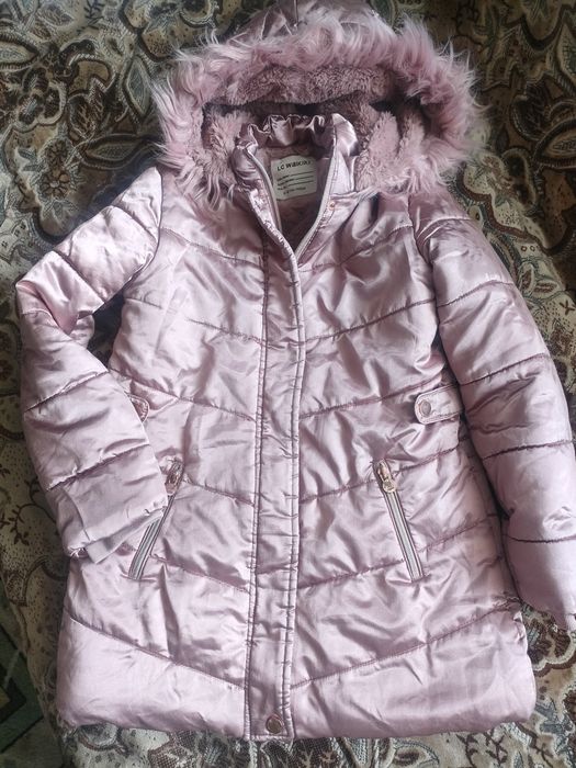 Продам куртки и  кигуруми для девочки от 2 - 8 лет