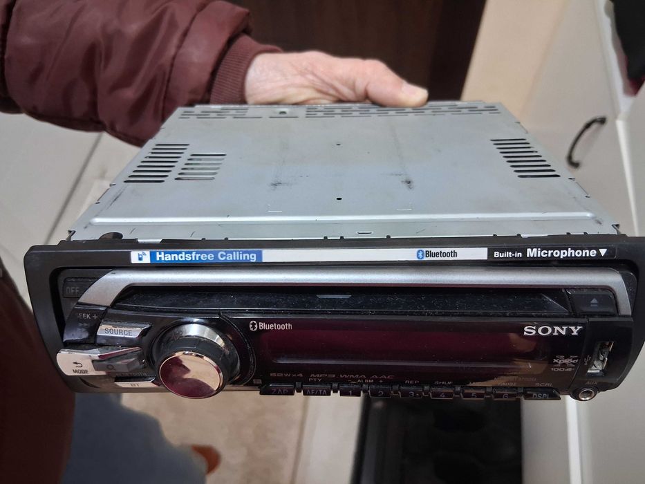 Универсално радио за автомобил Sony с MP3 и Bluetooth