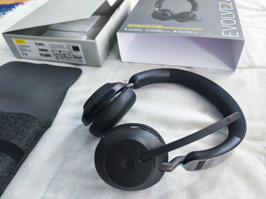 Jabra Evolve2 65 casti bluetooth cu microfon
