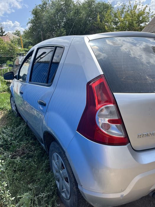 Продам машину Renault Sandero