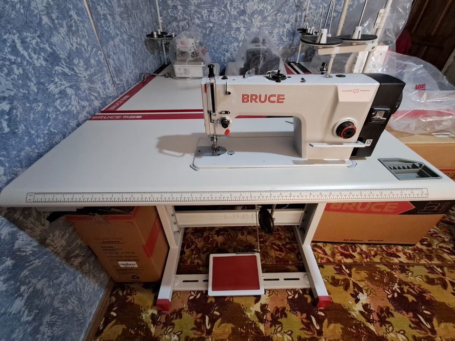 Швейная машина BRUCE  model Q5, прямая строчка машина совершено новая.