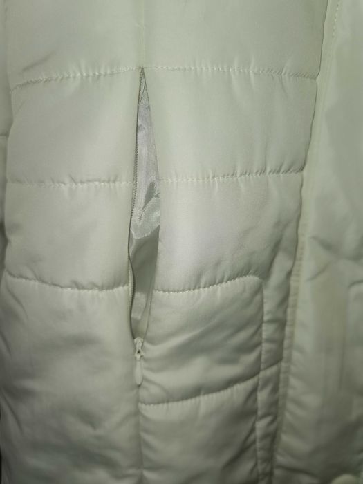 Бяло дълго зимно шушляково яке