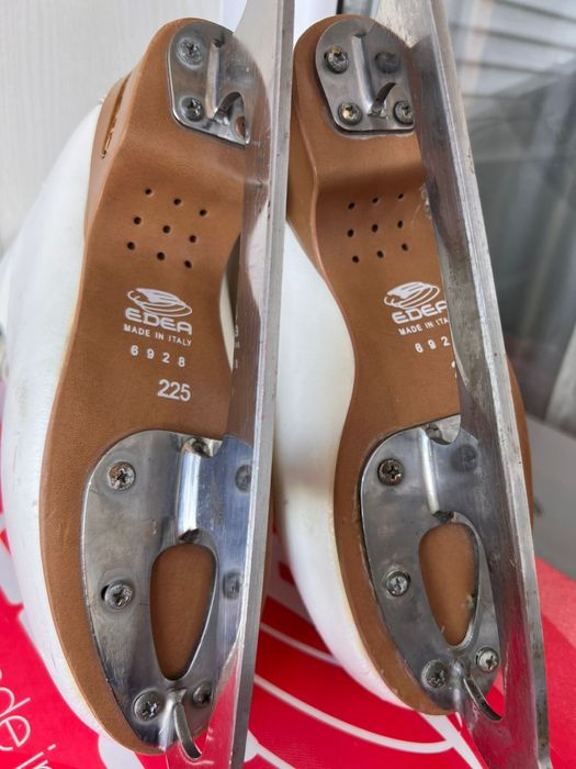 продам фигурные коньки