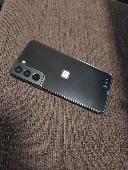 Samsung Galaxy S22 + 5G 128GB 8RAM Black Отличен!