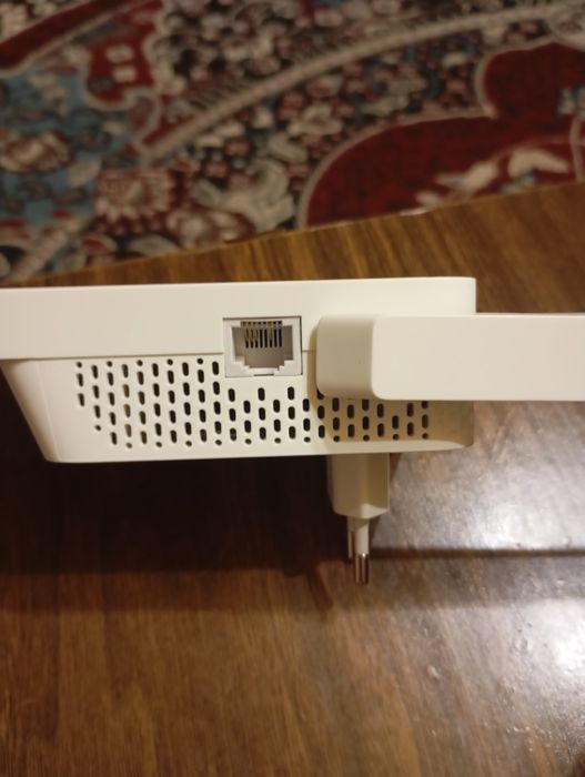 Уселитель без проводного  сигнала  tp-link , б/у в отличном состоянии