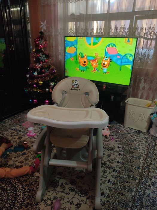 Срочно продаёт столик для кормления 3 в 1