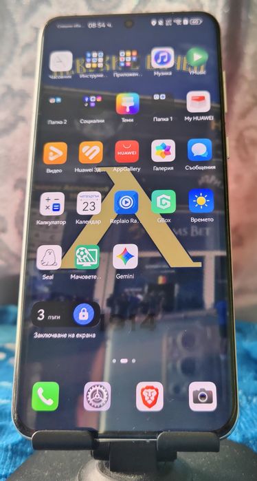 Неразличим от нов Huawei p60 pro